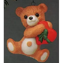 1988 Porcelain Bear - 6th  - Cinnamon Bear with Heart - DB