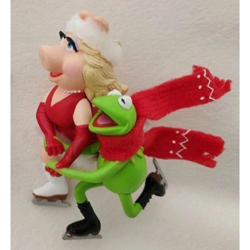 2003 On Frozen Pond - Kermit and Miss Piggy
