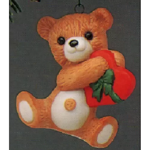 1988 Porcelain Bear - 6th  - Cinnamon Bear with Heart - DB